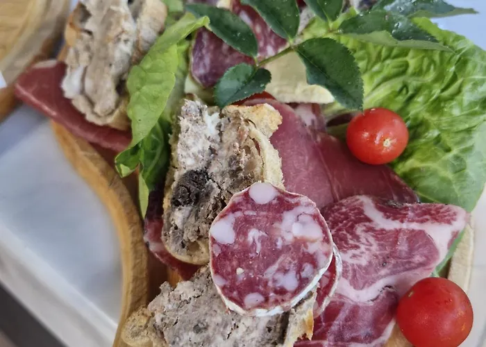 Les Logis Du Port & - Port Canal Hotel