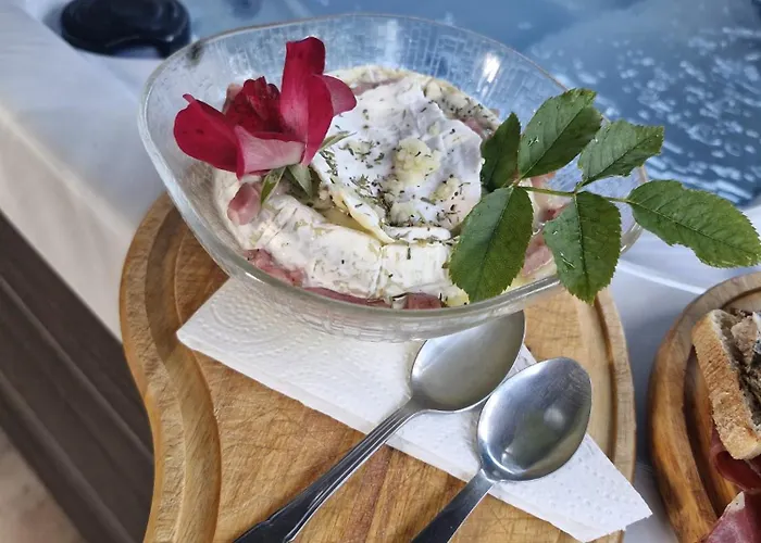 Les Logis Du Port & - Port Canal Hotel 3*