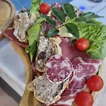 Les Logis Du Port Suites&spa - Port Canal Hotel