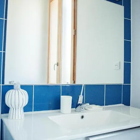Hotel Les Logis Du Port & - Climatisation -port Canal 3*