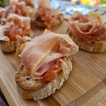 فندق Les Logis Du Port & - Port Canal مونْتوبا