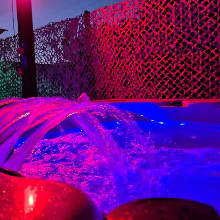 Hotel Les Logis Du Port & - Climatisation -port Canal 3*