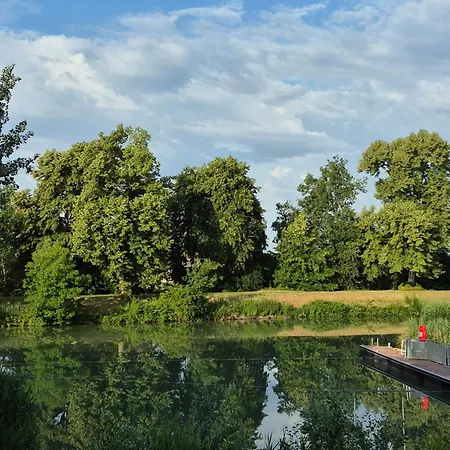 Hotel Les Logis Du Port & - Climatisation -port Canal 3*