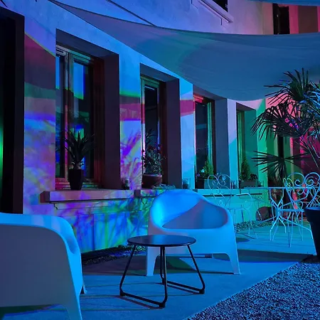 Les Logis Du Port & - Climatisation -port Canal Hotel 3*