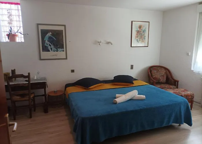 فندق Les Logis Du Port & - Port Canal 3*