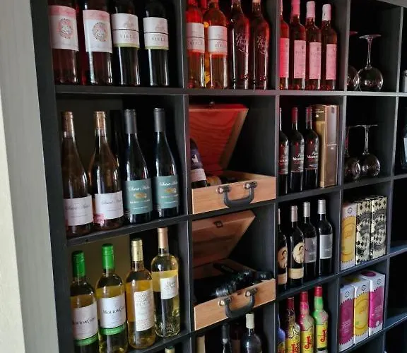 فندق Les Logis Du Port & - Port Canal مونْتوبا