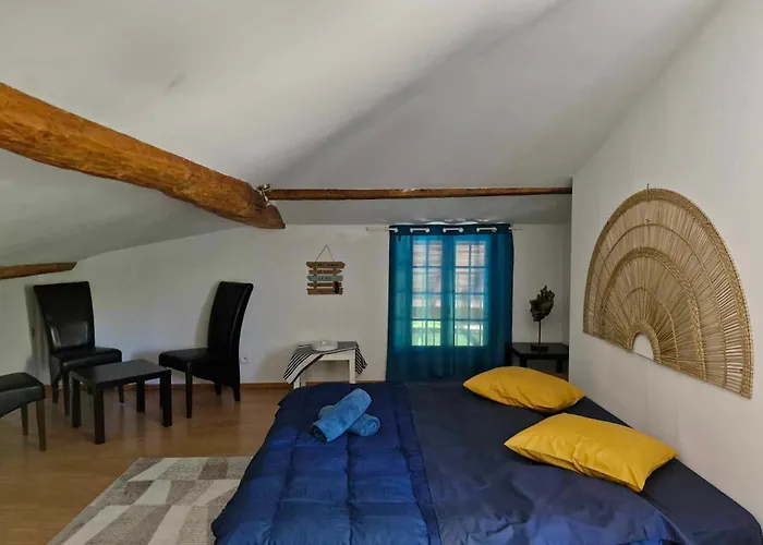 فندق Les Logis Du Port & - Port Canal 3*